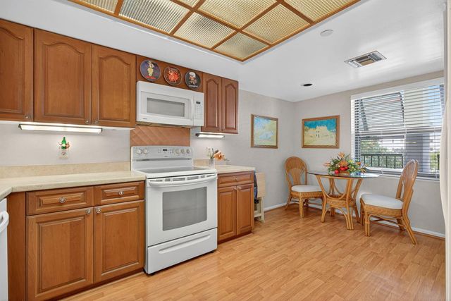 356 Golfview Road 609, North Palm Beach, FL 33408