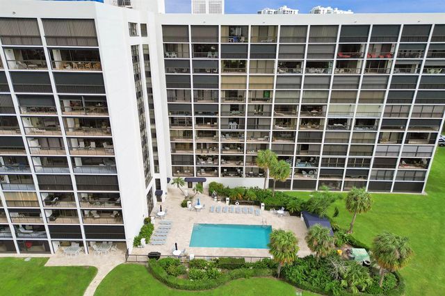 356 Golfview Road 609, North Palm Beach, FL 33408