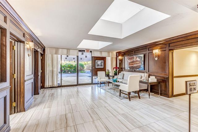 356 Golfview Road 609, North Palm Beach, FL 33408