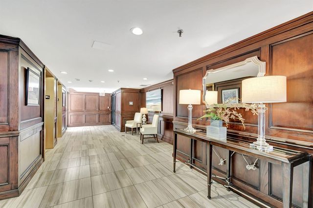 356 Golfview Road 609, North Palm Beach, FL 33408