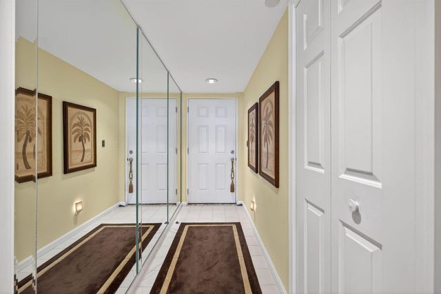 356 Golfview Road 609, North Palm Beach, FL 33408
