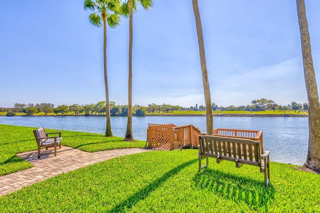 356 Golfview Road 609, North Palm Beach, FL 33408