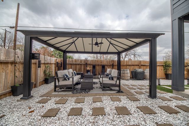 819 saint james, San Antonio, TX 78202