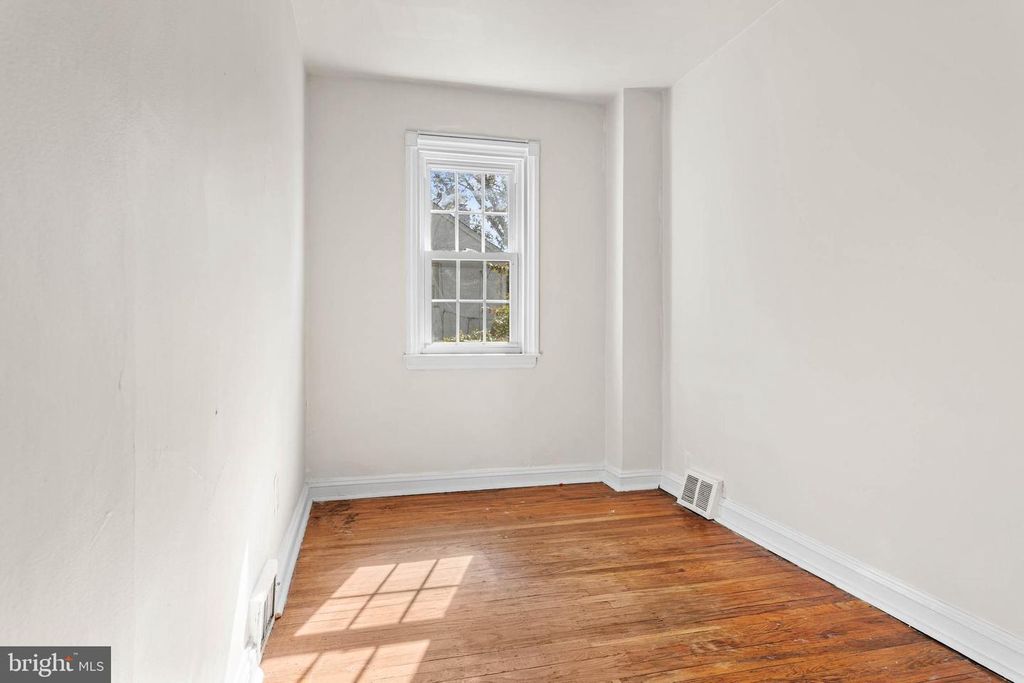 703 HUMPHREYS RD, Ardmore, PA 19003