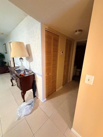 7640 NW 18TH Street 104, Margate, FL 33063