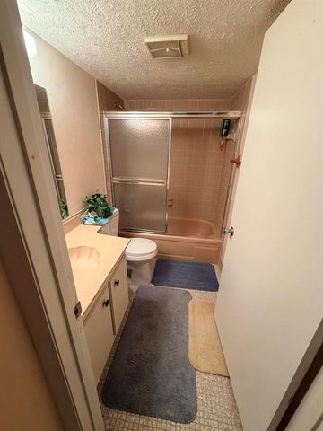 7640 NW 18TH Street 104, Margate, FL 33063