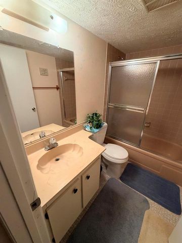 7640 NW 18TH Street 104, Margate, FL 33063