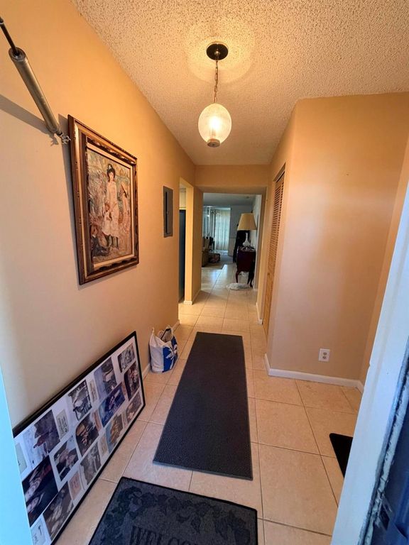 7640 NW 18TH Street 104, Margate, FL 33063
