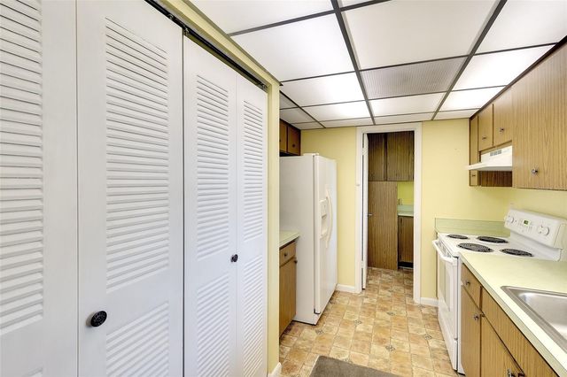 4202 35TH AVENUE W 7, Bradenton, FL 34205