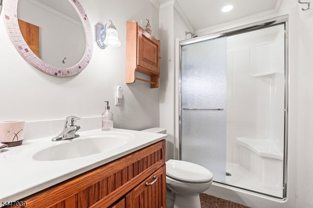 162 Cozy Lake Rd, Jefferson Twp., NJ 07438