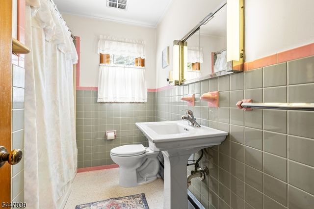 162 Cozy Lake Rd, Jefferson Twp., NJ 07438