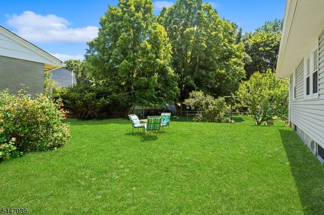 162 Cozy Lake Rd, Jefferson Twp., NJ 07438