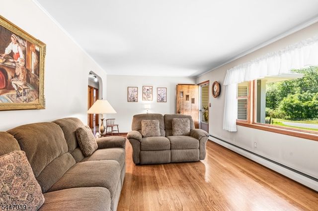 162 Cozy Lake Rd, Jefferson Twp., NJ 07438