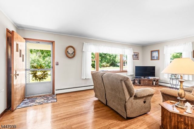 162 Cozy Lake Rd, Jefferson Twp., NJ 07438
