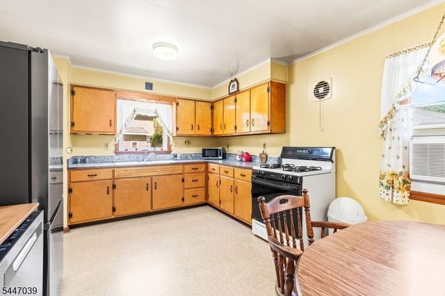 162 Cozy Lake Rd, Jefferson Twp., NJ 07438