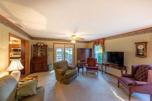 71 Barb Avenue, Heath, OH 43056