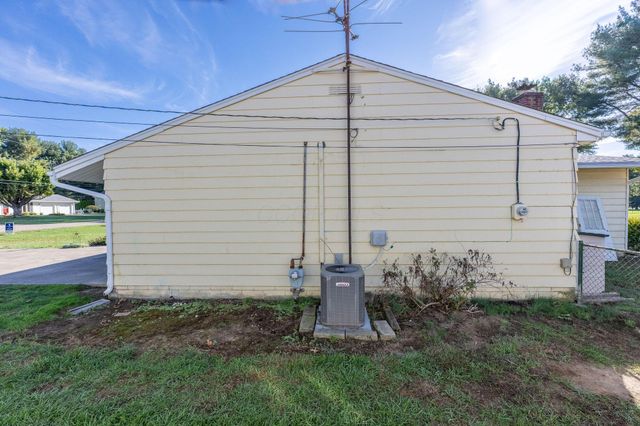 71 Barb Avenue, Heath, OH 43056