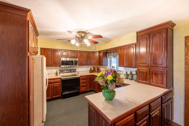 71 Barb Avenue, Heath, OH 43056