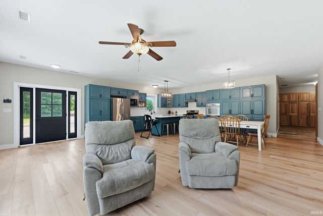 6441 N 750 East Road, Churubusco, IN 46723