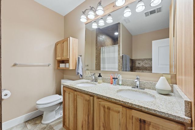 6441 N 750 East Road, Churubusco, IN 46723