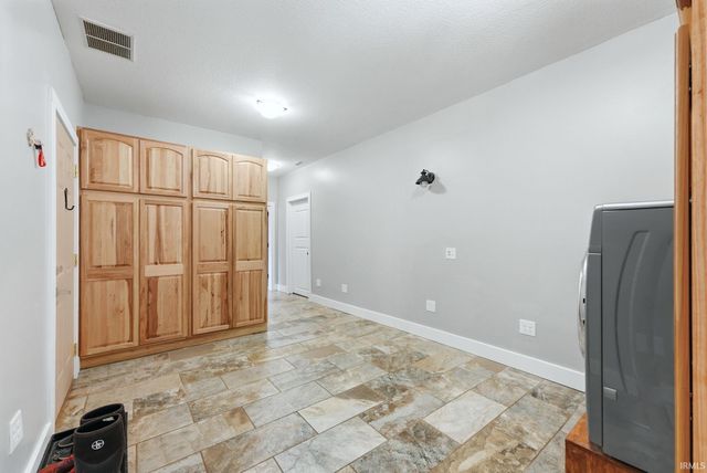 6441 N 750 East Road, Churubusco, IN 46723