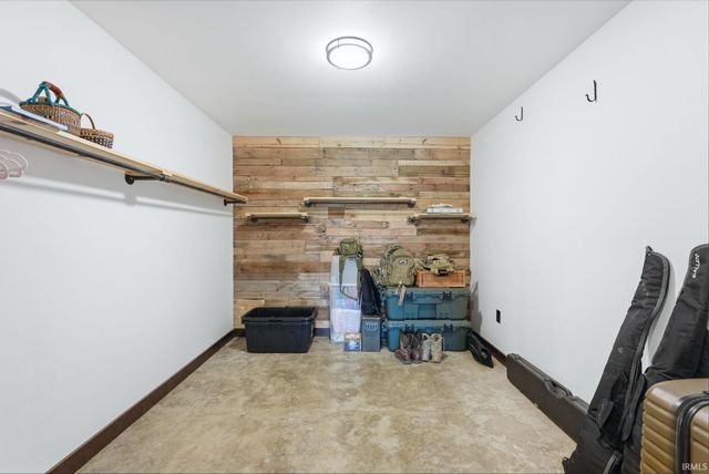 6441 N 750 East Road, Churubusco, IN 46723