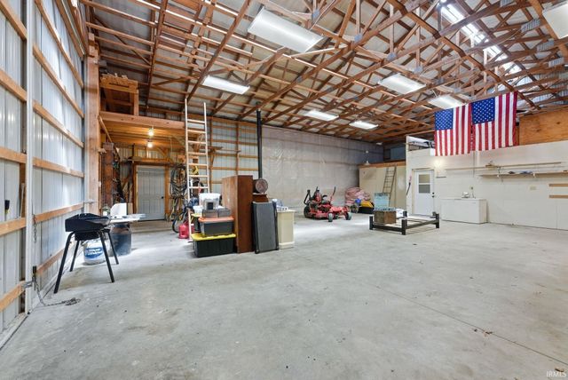 6441 N 750 East Road, Churubusco, IN 46723