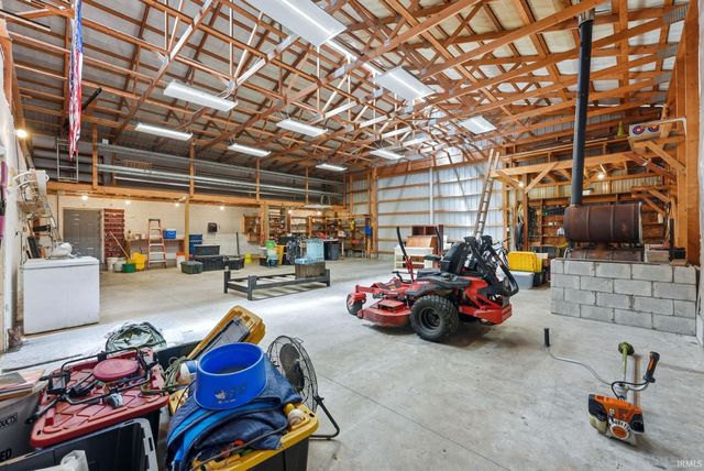 6441 N 750 East Road, Churubusco, IN 46723