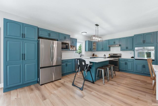 6441 N 750 East Road, Churubusco, IN 46723
