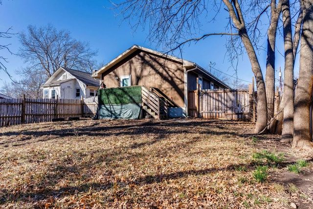 611 E 1st Street, Osawatomie, KS 66064