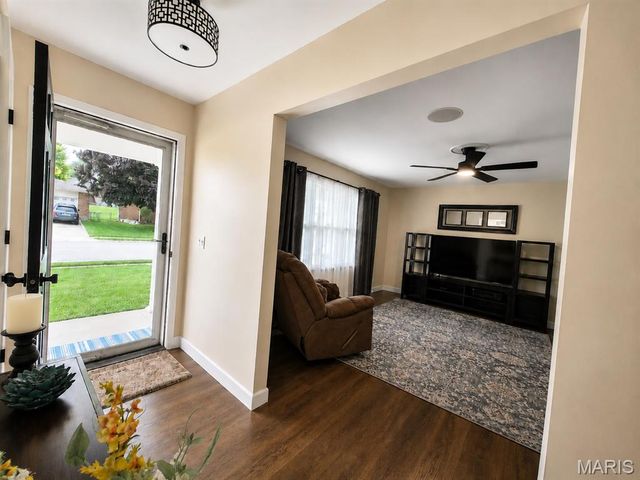 1641 Tamarack Drive, St Charles, MO 63301