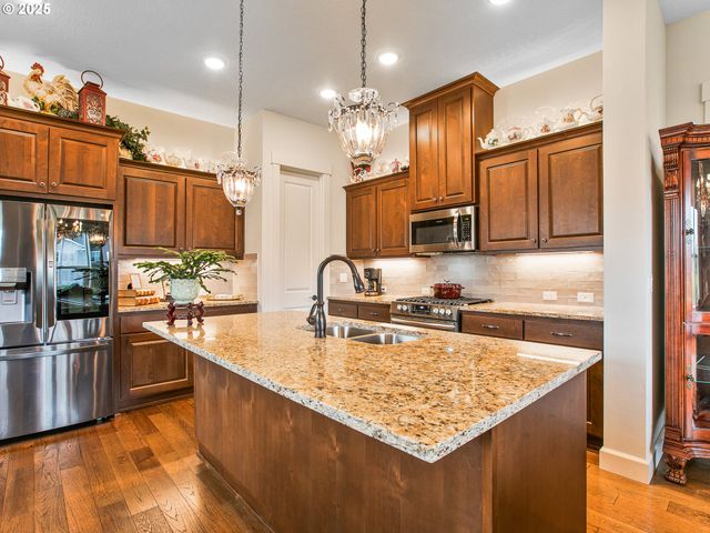 7579 Se KILCHIS Ln, Hillsboro, OR 97123