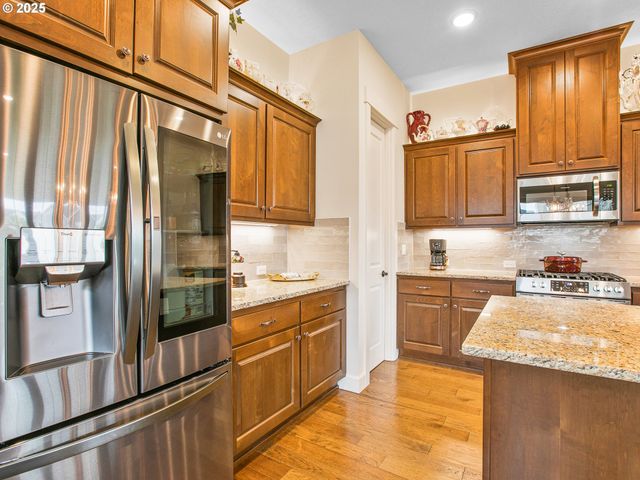 7579 Se KILCHIS Ln, Hillsboro, OR 97123