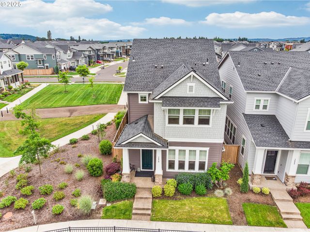7579 Se KILCHIS Ln, Hillsboro, OR 97123