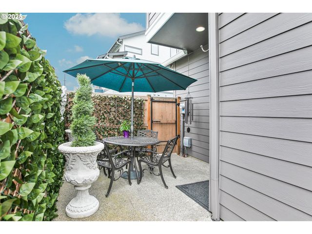 7579 Se KILCHIS Ln, Hillsboro, OR 97123