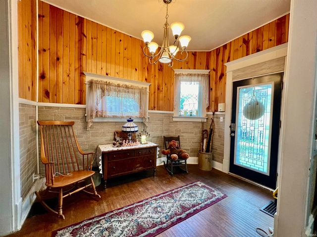 652 S Jackson Street, Frankfort, IN 46041