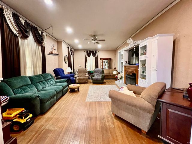 652 S Jackson Street, Frankfort, IN 46041