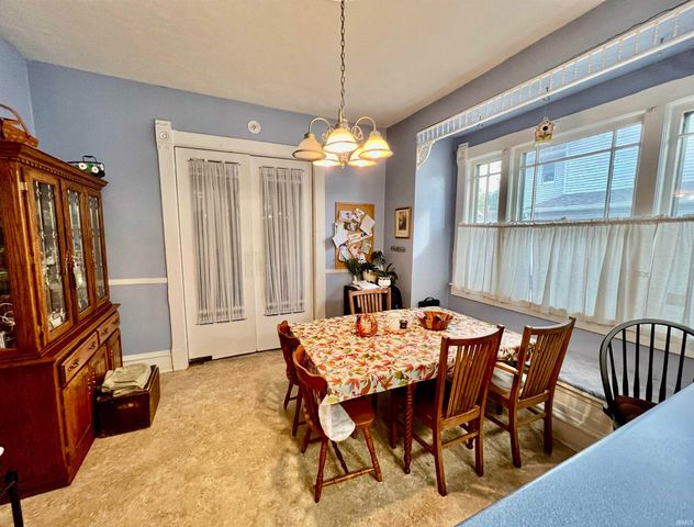 652 S Jackson Street, Frankfort, IN 46041