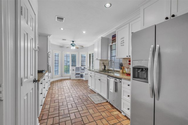 12853 Kingsbridge Lane, Houston, TX 77077