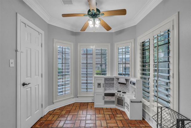 12853 Kingsbridge Lane, Houston, TX 77077