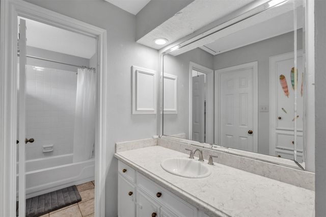 12853 Kingsbridge Lane, Houston, TX 77077