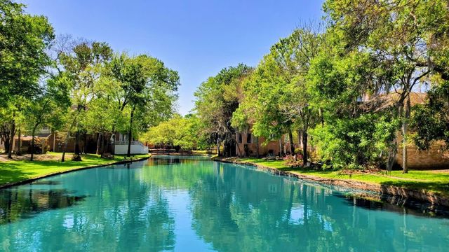 12853 Kingsbridge Lane, Houston, TX 77077