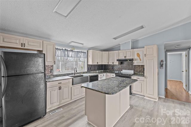 415 Massey Deal Road, Statesville, NC 28625