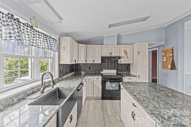 415 Massey Deal Road, Statesville, NC 28625