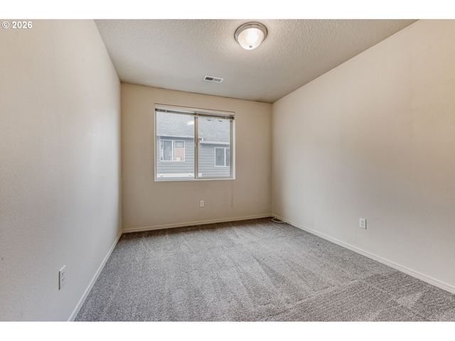 38573 CASCADIA VILLAGE Dr, Sandy, OR 97055