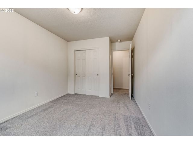 38573 CASCADIA VILLAGE Dr, Sandy, OR 97055