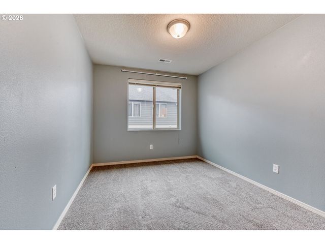 38573 CASCADIA VILLAGE Dr, Sandy, OR 97055