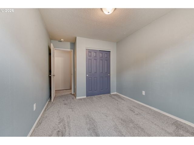 38573 CASCADIA VILLAGE Dr, Sandy, OR 97055
