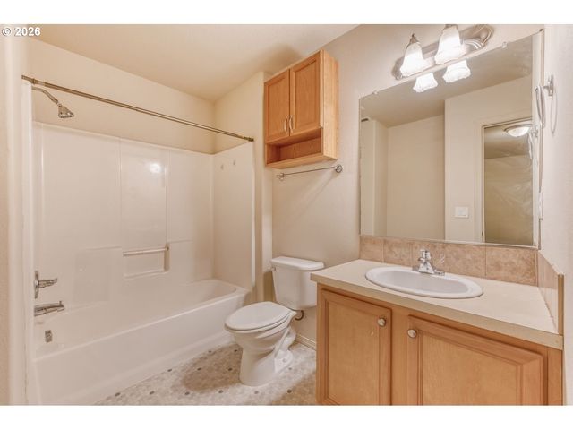 38573 CASCADIA VILLAGE Dr, Sandy, OR 97055