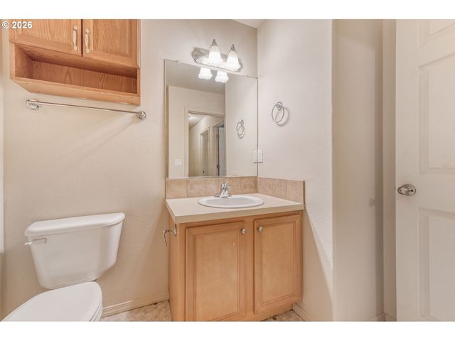 38573 CASCADIA VILLAGE Dr, Sandy, OR 97055
